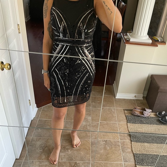 Glitz and glamor dress 🪩 - Picture 2 of 4